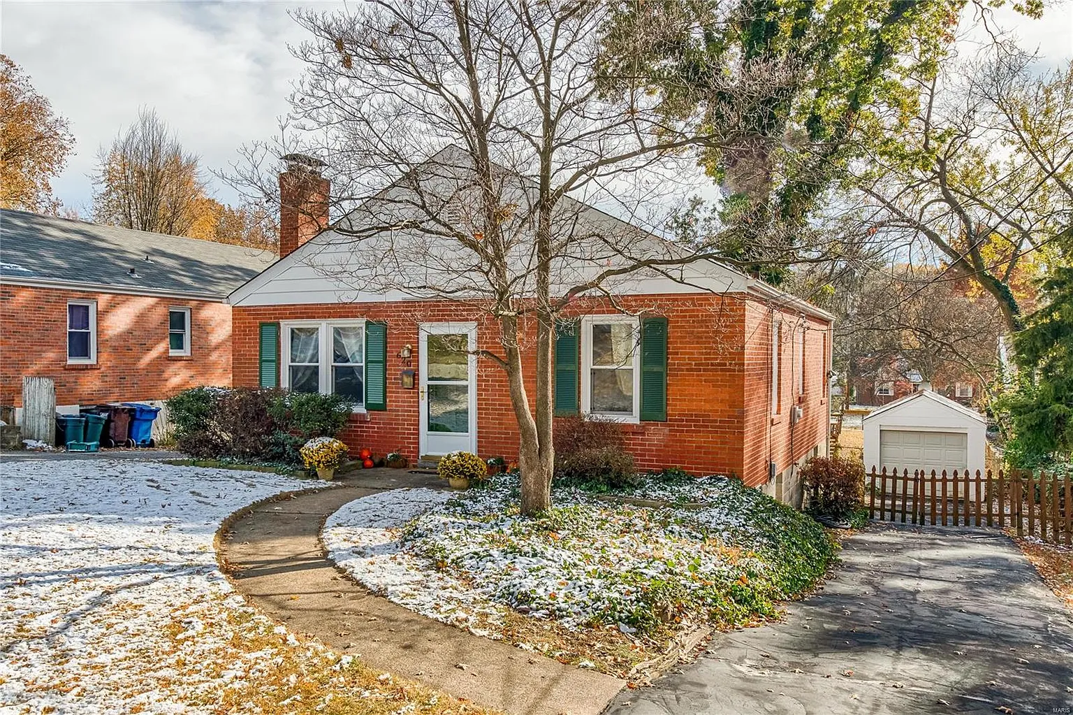 620 Forest Ave photo 1