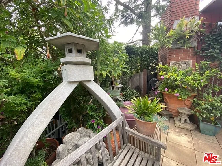 7287 Pacific View Dr — Photo 3