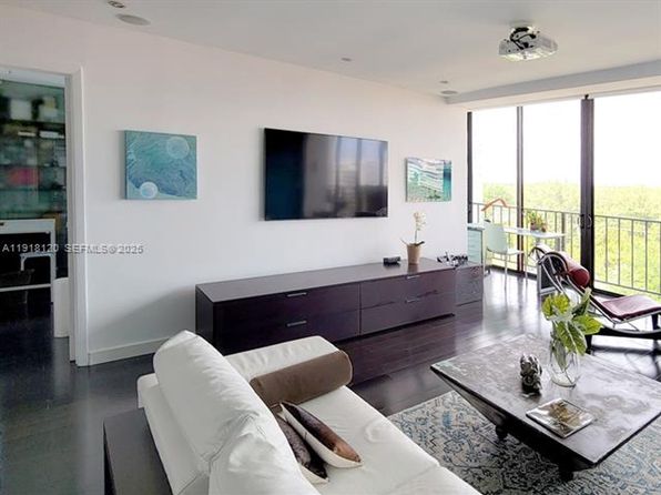 77 Crandon Blvd APT 10A