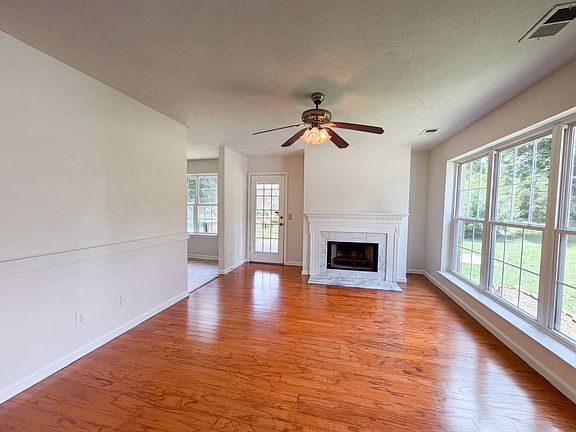 3rd image of 499 Holland Ridge Dr