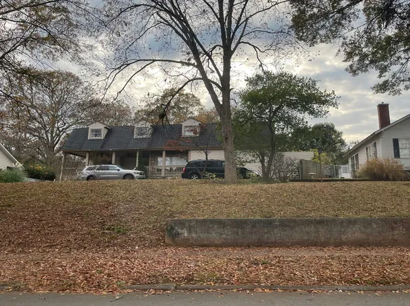 645 Maple Dr, Griffin, GA 30224