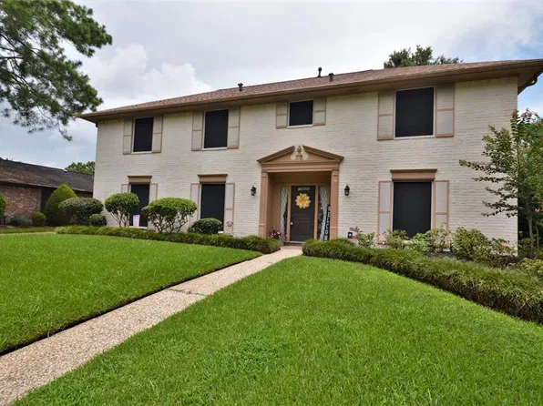 15803 Brookvilla Dr, Houston, TX 77059