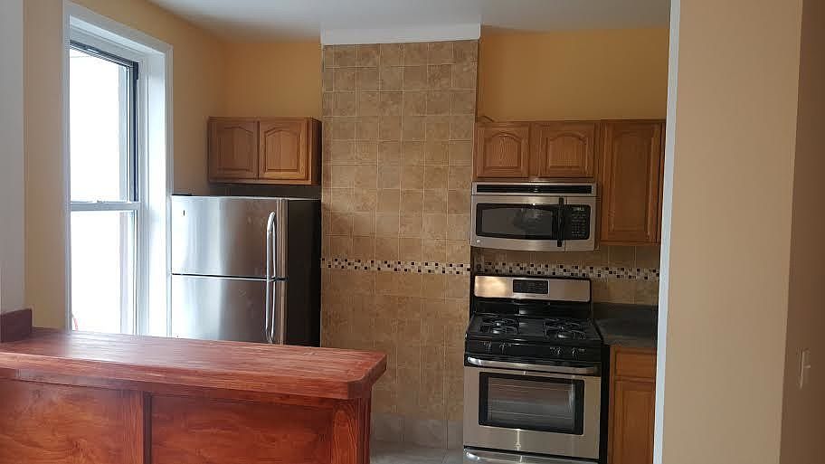 2nd image of 1651 Weirfield St #2