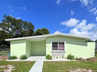 285 SE Abeto Lane, Port St Lucie, FL 34983