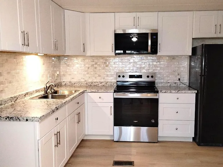 9283 Denmarsh Dr — Photo 2