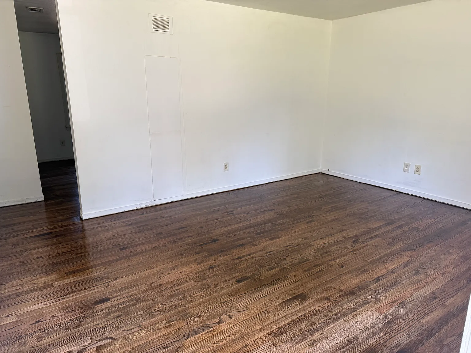 3 bed, 1050 sqft, $1,500 — Photo 2