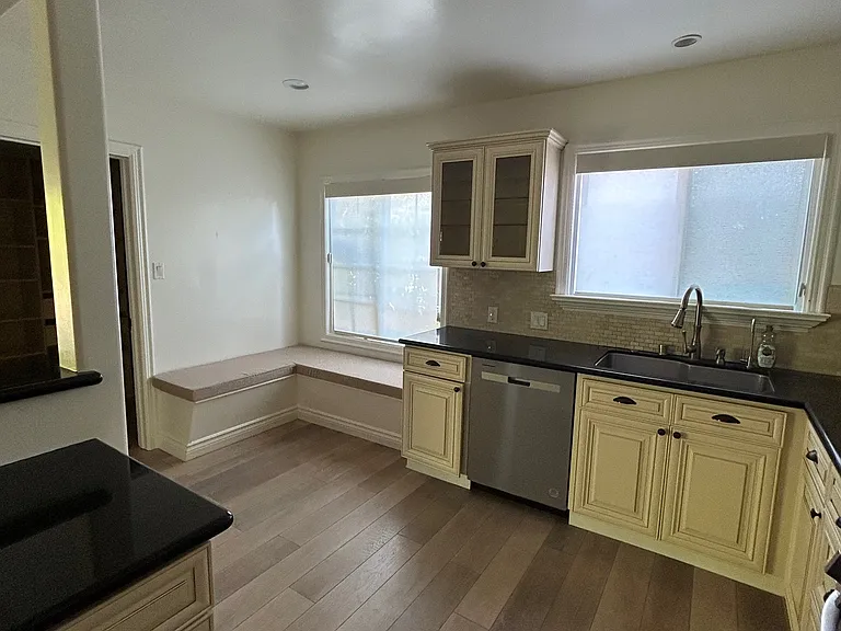 5400 Garden Grove Ave — Photo 16