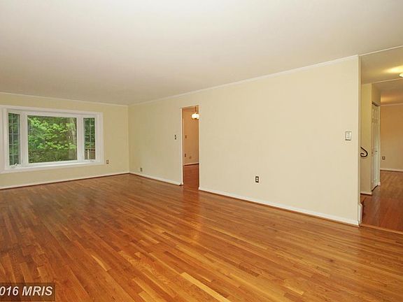 3rd image of 5010 Ganelon Ct