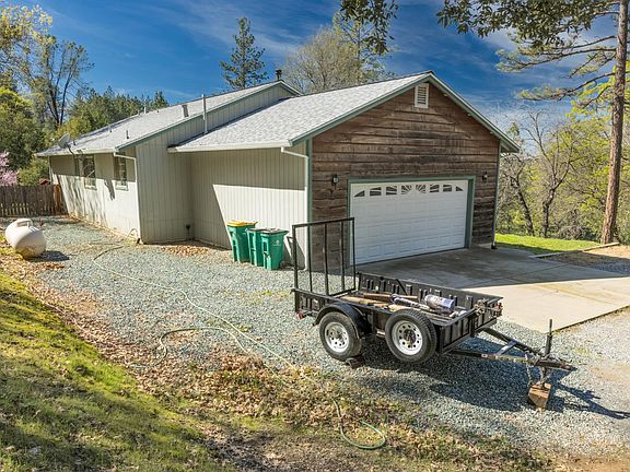 3rd image of 4580 Sand Ridge Rd