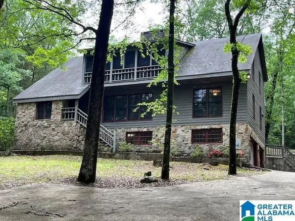 8704 Emerald Lake Dr W, Pinson, AL 35126