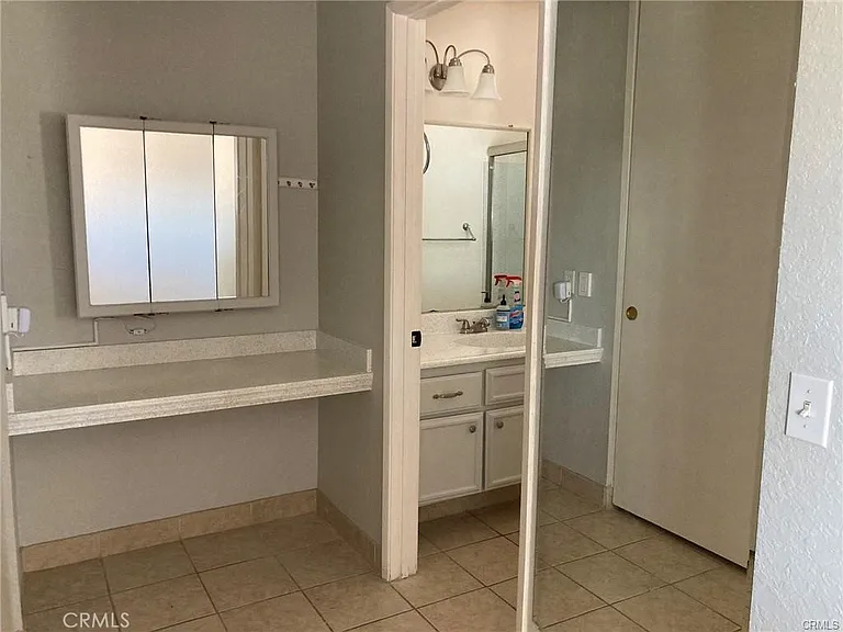 9934 La Vine St — Photo 33