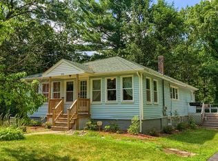 251 Riverneck Rd, Chelmsford, MA 01824