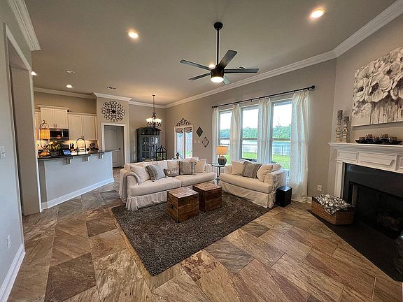 2nd image of 20292 Thornwood Dr