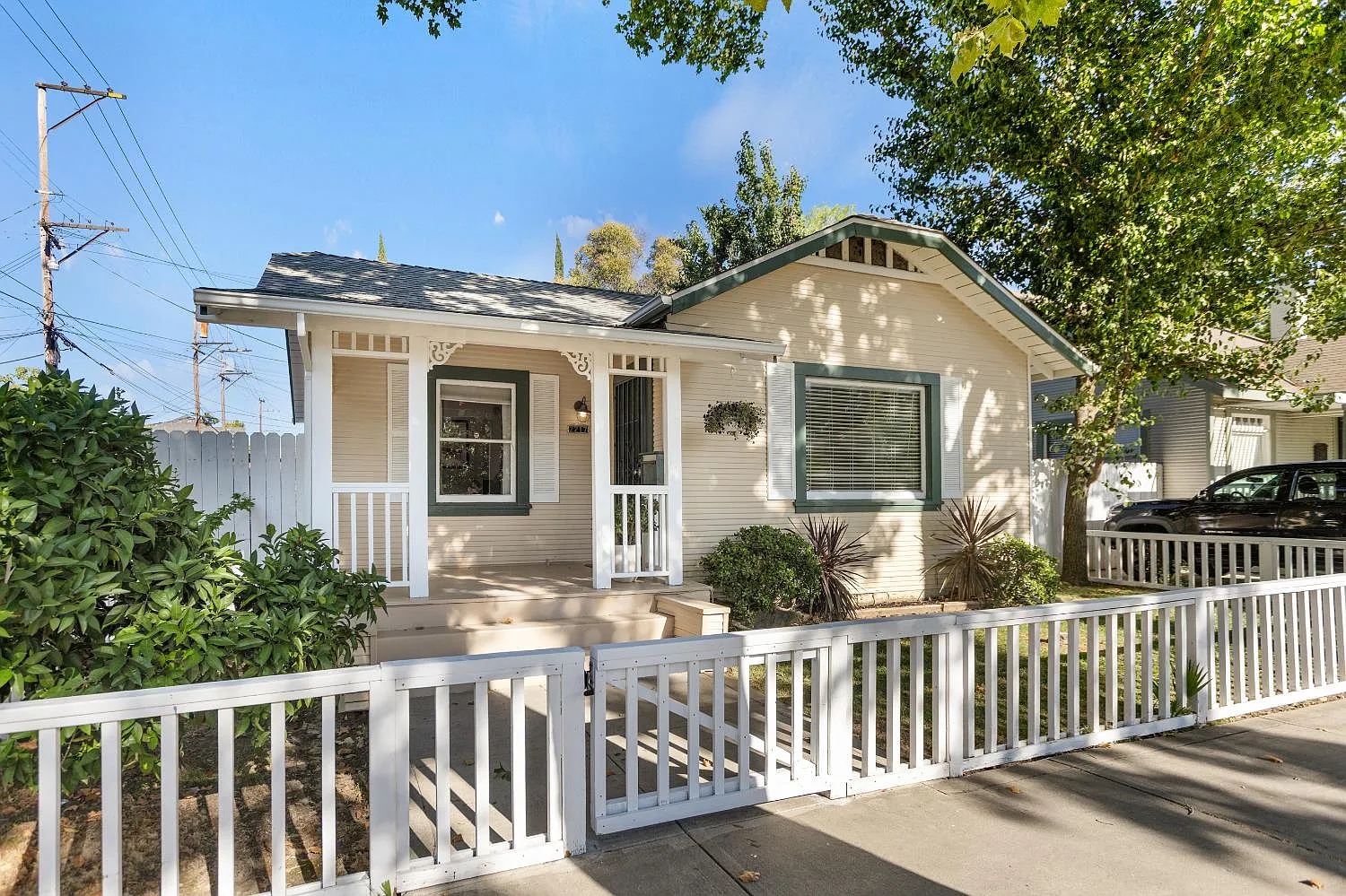 2217 24th St photo 1