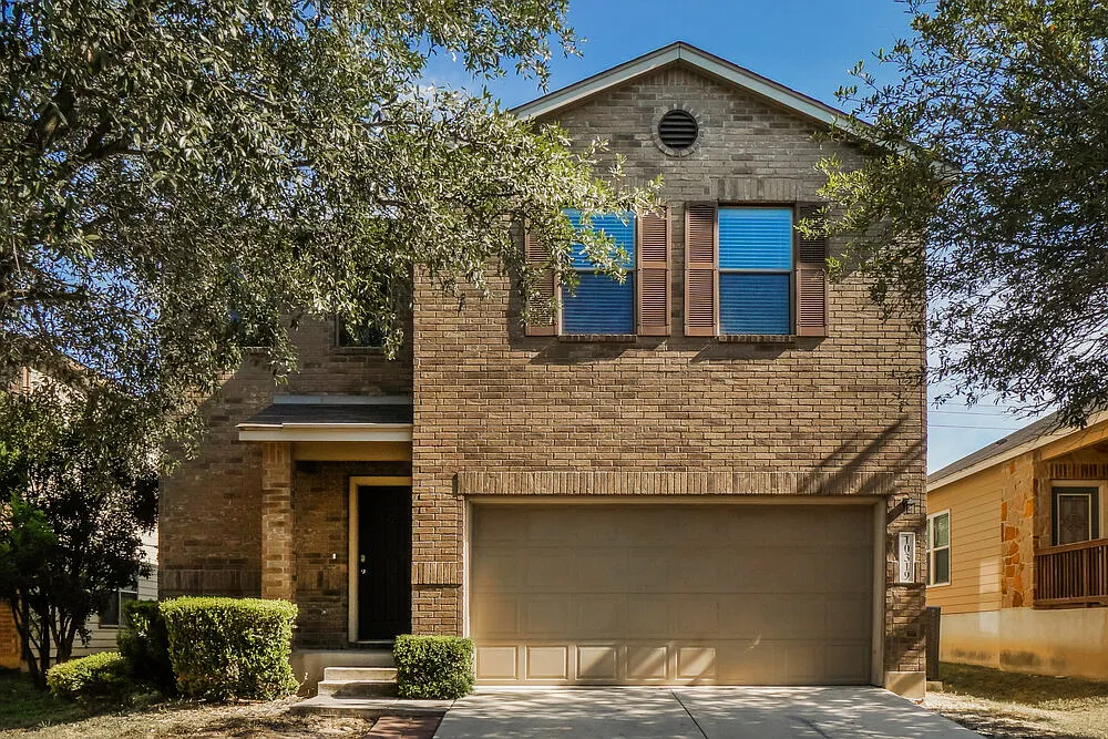 4 bed, 2.5 bath, 2399 sqft, $2,150 — Photo 1