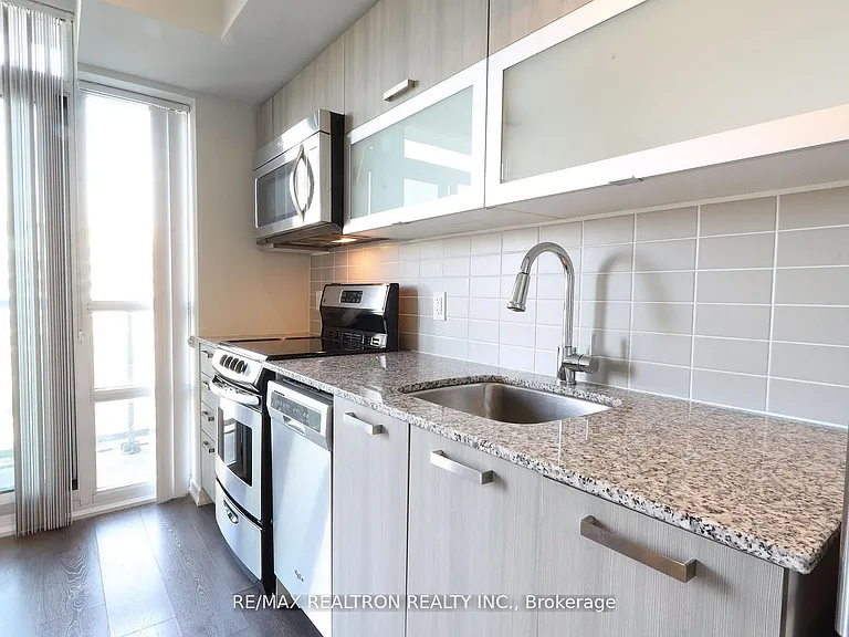 68 Abell St #647 — Photo 7