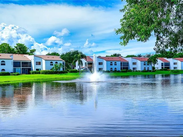 661 Windsurf Ln #A-202, Naples, FL 34108