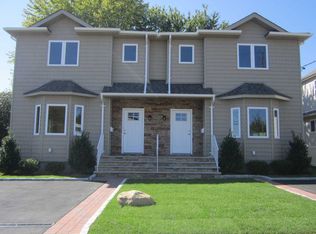 25 Marwood Rd S, Port Washington, NY 11050