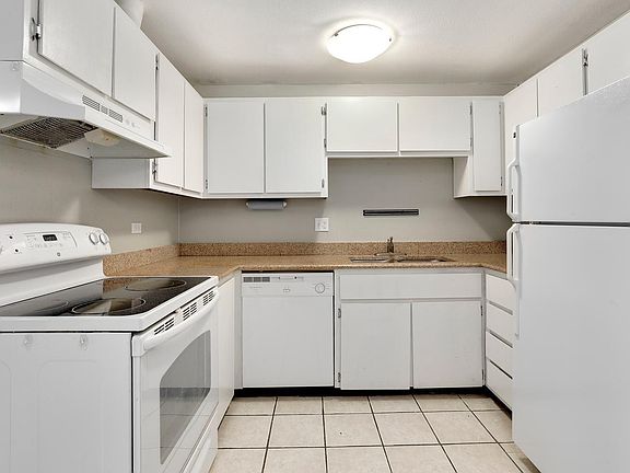 5th image of 65 N Clarkson St APT 502