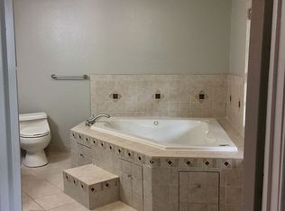 2113 Pin Oak Cir, Van Vleck, TX 77482