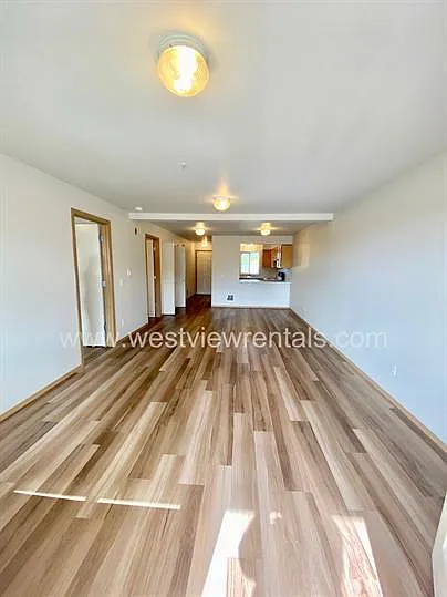135-139 Prince Ave — Photo 10