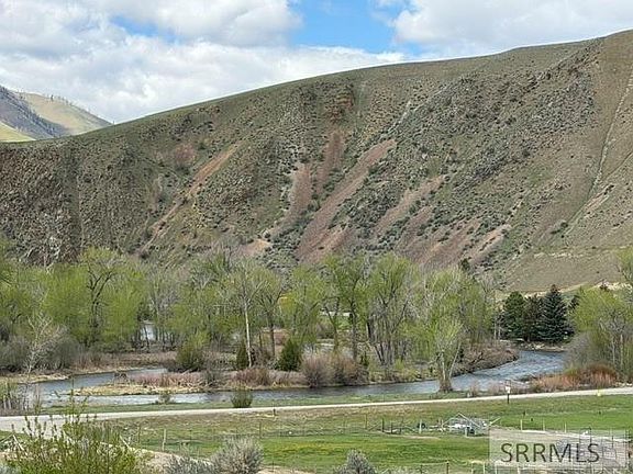2nd image of 14 Elk Ridge Ln