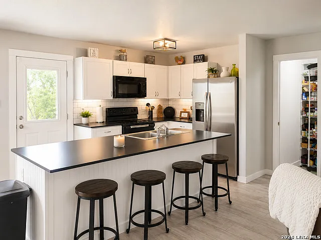 3 bed, 2.0 bath, 1470 sqft, $1,750 — Photo 4
