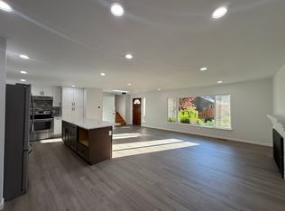 1321 211th Ave NE #A, Sammamish, WA 98074