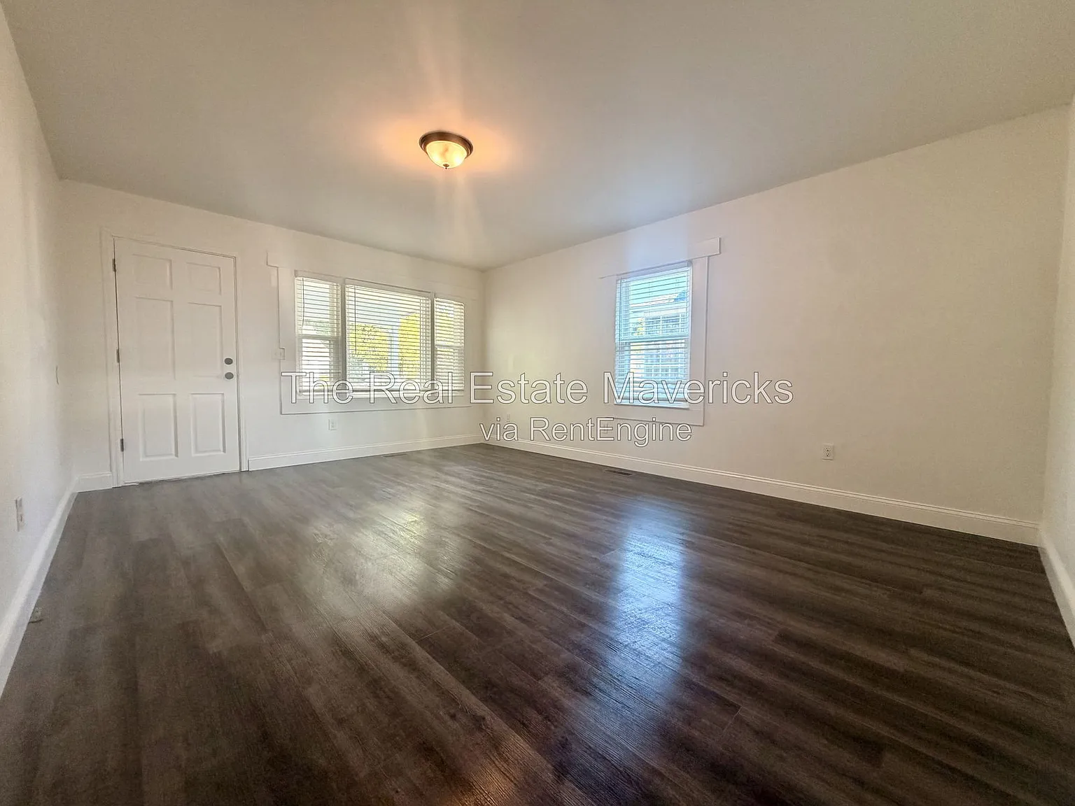 2 bed, 1.0 bath, 858 sqft, $1,350 — Photo 3