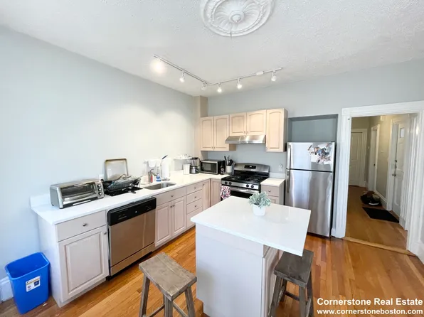 24 Pond St, Boston, MA