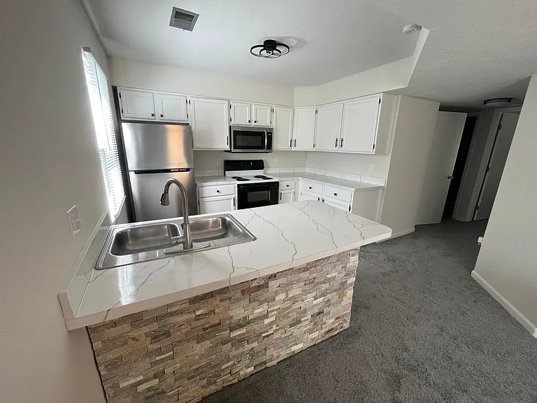 1671 Olympus Dr — Photo 7