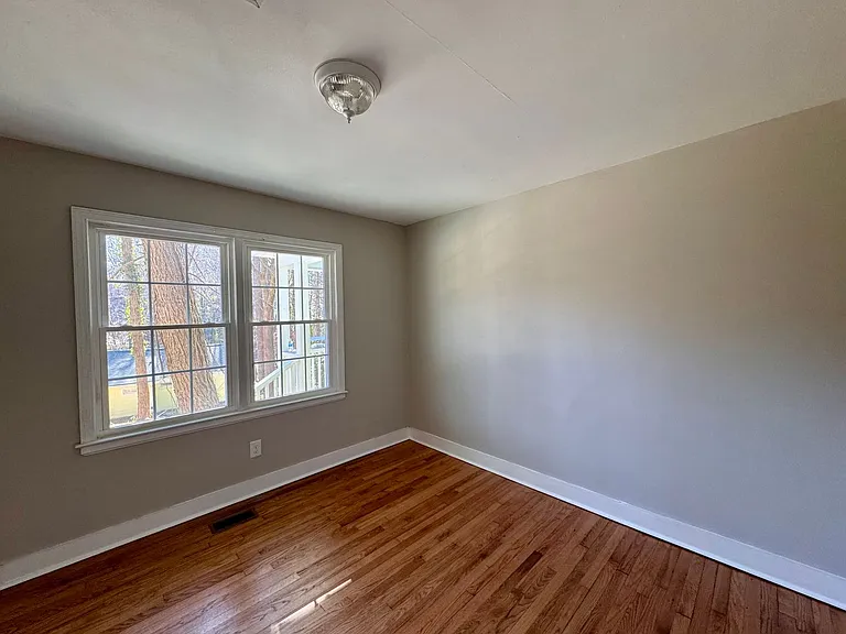 738A Raleigh Rd — Photo 4