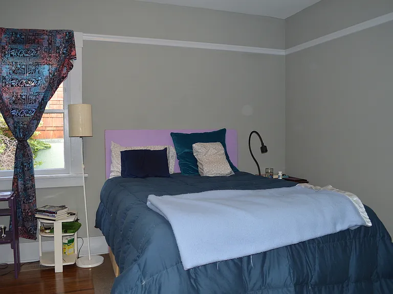 2427-2429 Spaulding Ave — Photo 4