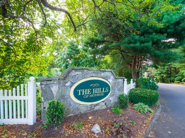 214 Windgate Circle #D, Monroe, CT 06468