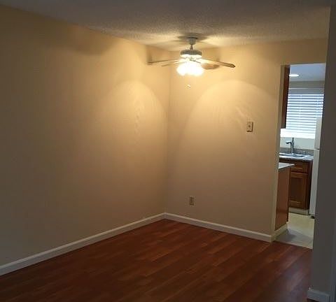 4th image of 2212 V St APT 01