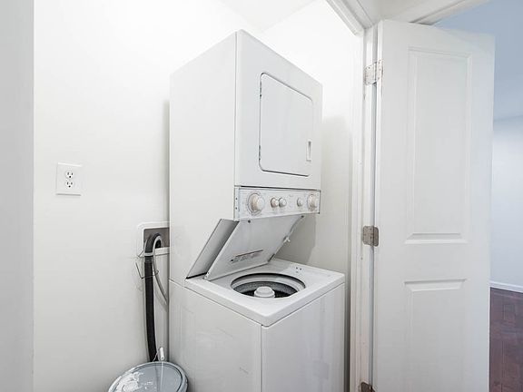 5th image of 545 Christian St #11567700