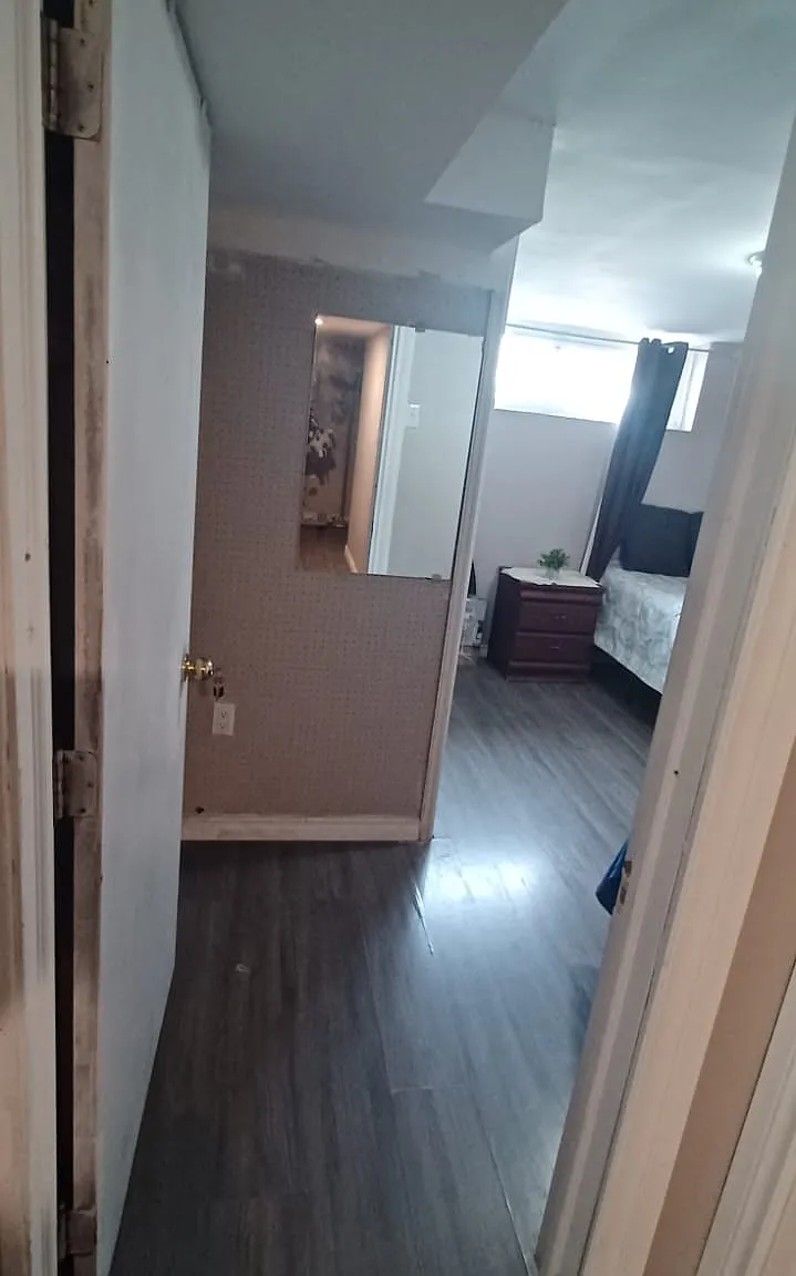 4 bed, 1000 sqft, $2,400 — Photo 2