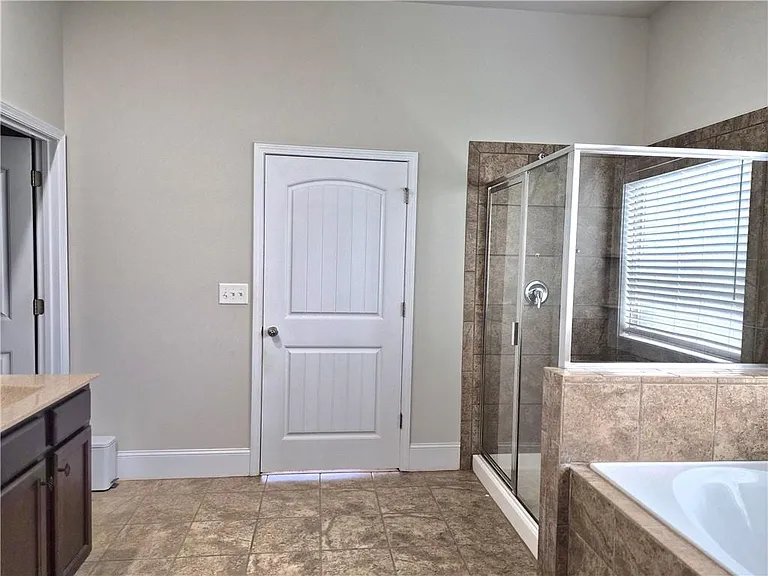 4138 Two Bridge Dr — Photo 10