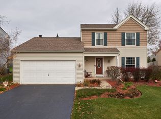 1890 Mission Hills Dr, Elgin, IL