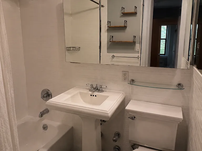 234 W 14th St #C2B — Photo 9