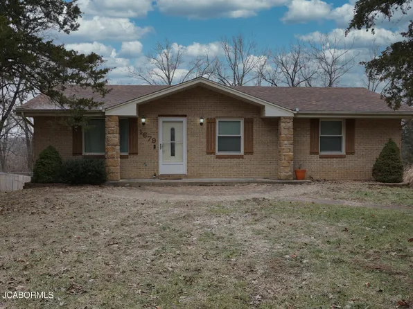 1679 Cedar Ln, Holts Summit, MO 65043