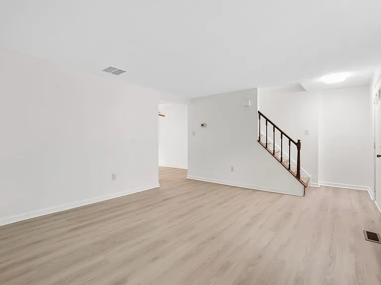 10214 Millstream Dr — Photo 4