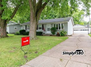 2614 Cypress Dr, Bettendorf, IA