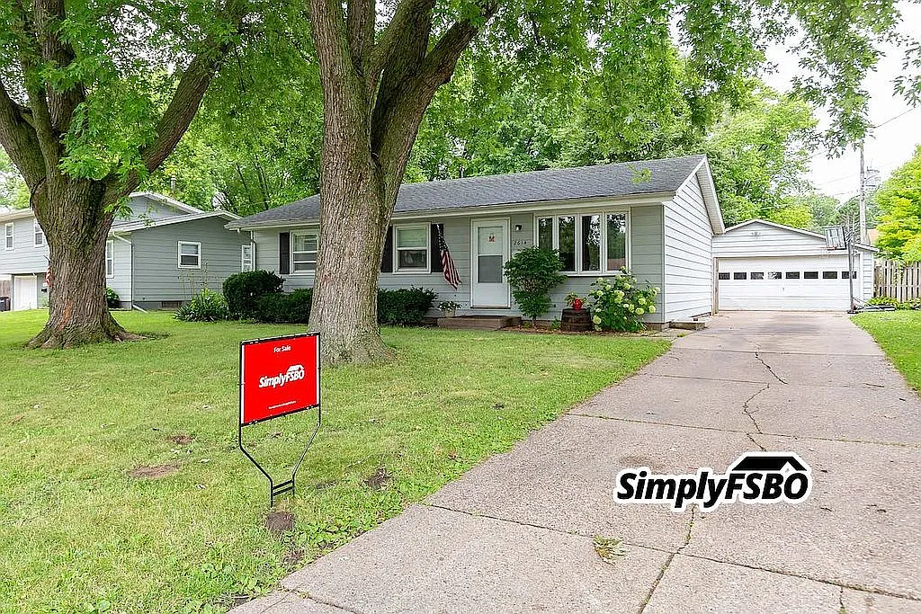 2614 Cypress Dr photo 1