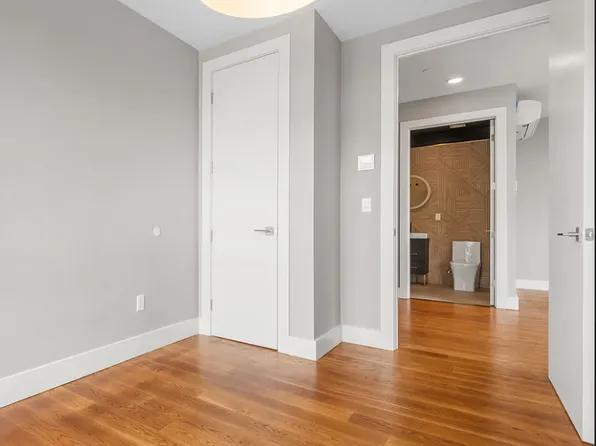 853 Lexington Avenue image 6 of 13