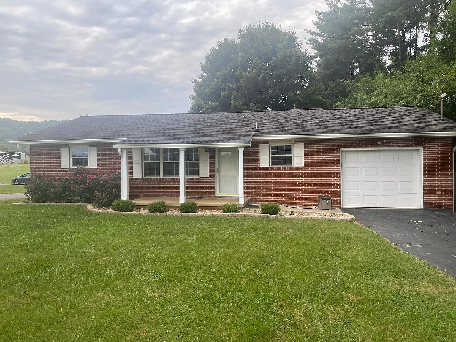 3 bed, 1148 sqft, $1,600 — Photo 2