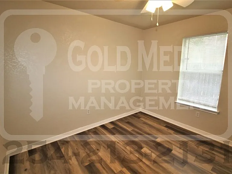 1520 Shoshoni Trl — Photo 10