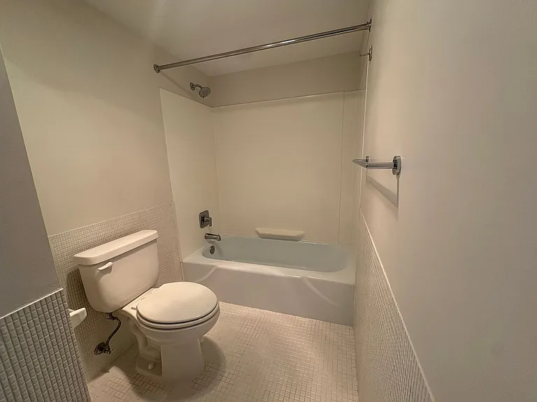 Sky Park Apartments — Photo 43