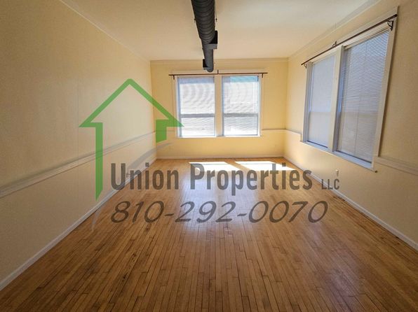 412 Grand River Ave #3