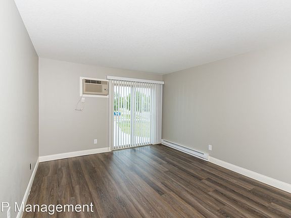 3rd image of 2832 20th Ave S #203